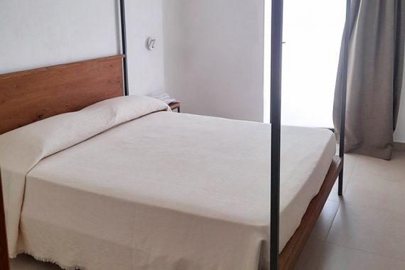 agriturismo-salento-masseria-rifisa-letto-perustitza