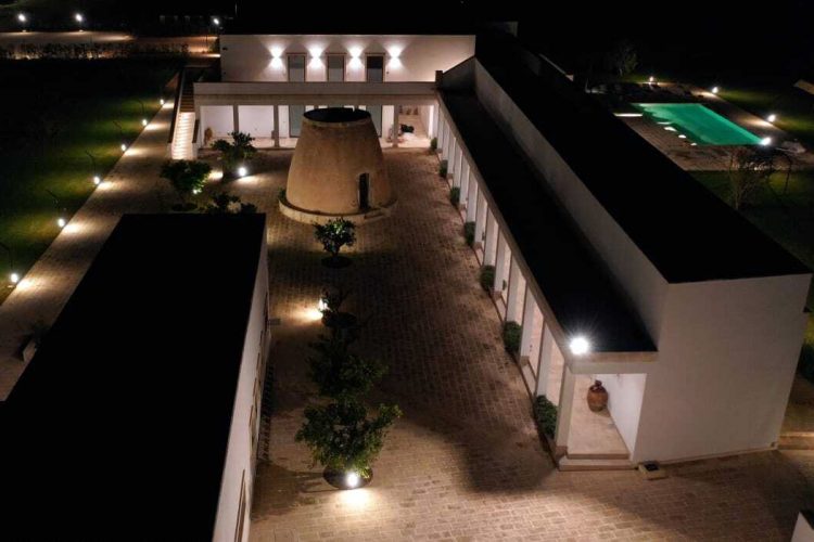 masseria rifisa di sera