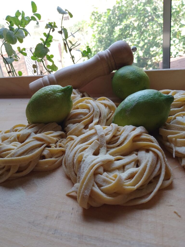 Tagliatella fatta in casa al limone che rappresenta alla perfezione la genuinità salentina